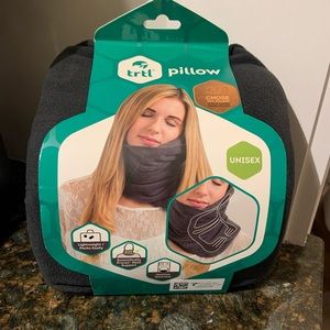 New Trtl travel pillow in black - the best travel pillow for neck suppor…